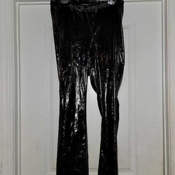 Boot leg patent leather pants - Picture 2 of 3